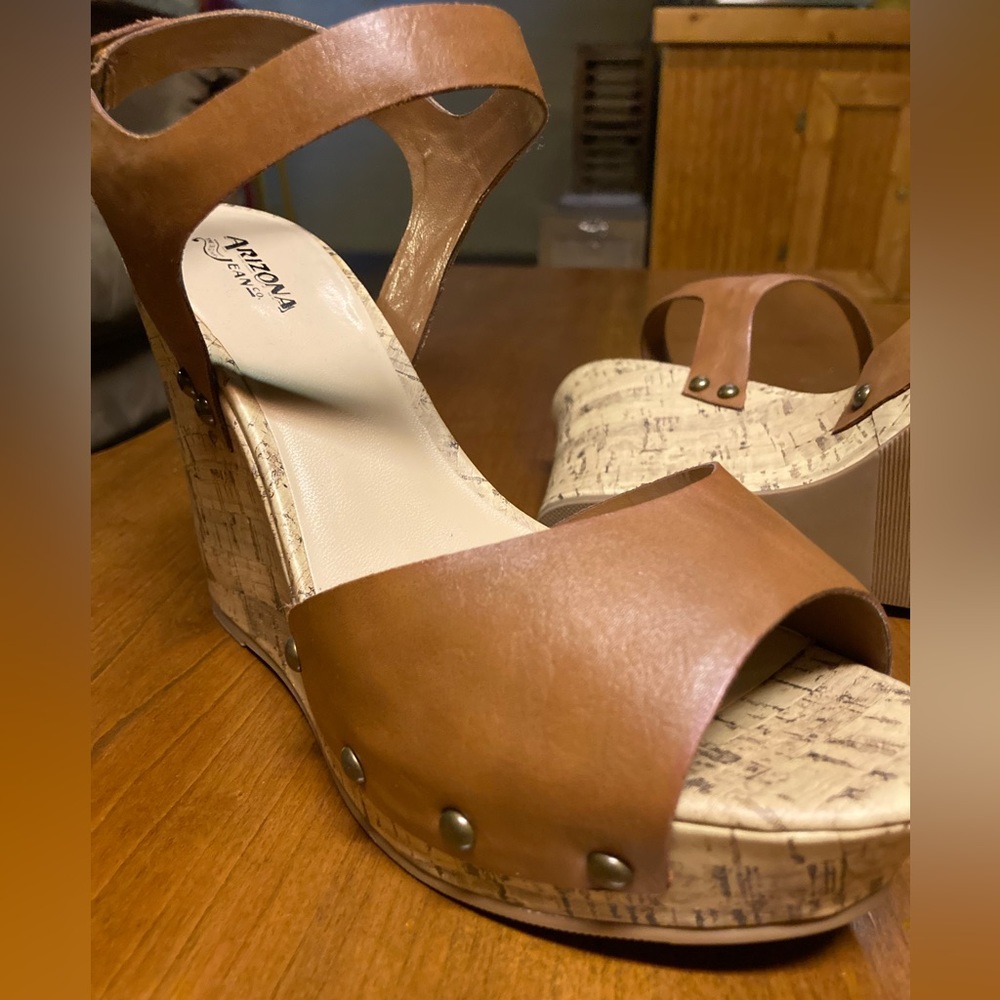NEVER WORN tan brown ARIZONA wedges. Size 9.5